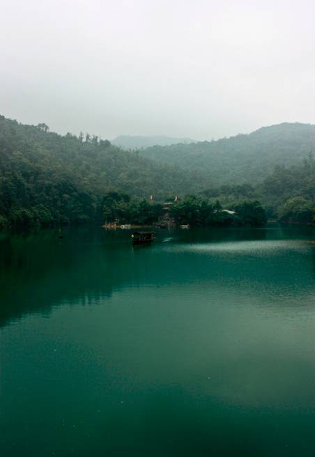 鼎湖山365ml支装水活动视频，你看过吗？这水到底好在哪？