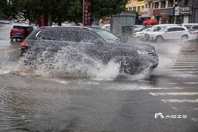 台风巴威来袭，市民的囤货小故事